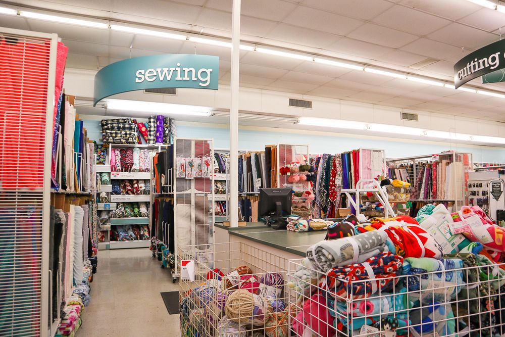 ±10,025 SF Endcap Suite in Sena Mall Shopping Center: 1111 Veterans Memorial Blvd, Metairie, LA 70005